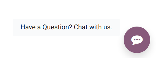Sýn á Odoo vef þar sem lagt er upp úr Live Chat hnappnum.